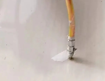 晋中瓷砖空鼓维修公司专业解答在瓷砖铺贴过程中，如果使用的砂料过粗（如全部使用了粗砂），可能会导致以下问题